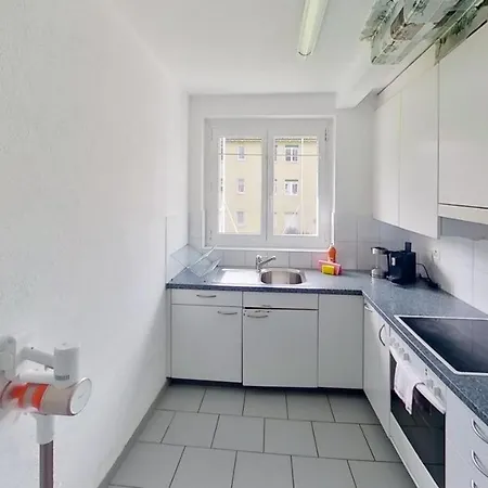 Duebendorfstrasse 171 *